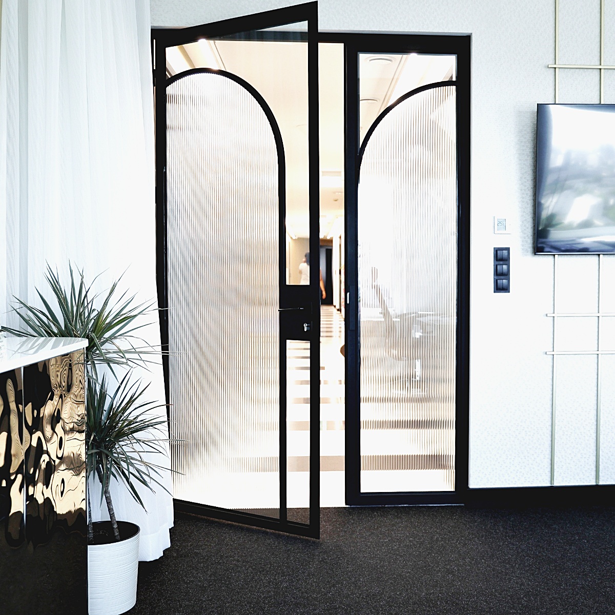 Drzwi loftowe z łukami GDEL